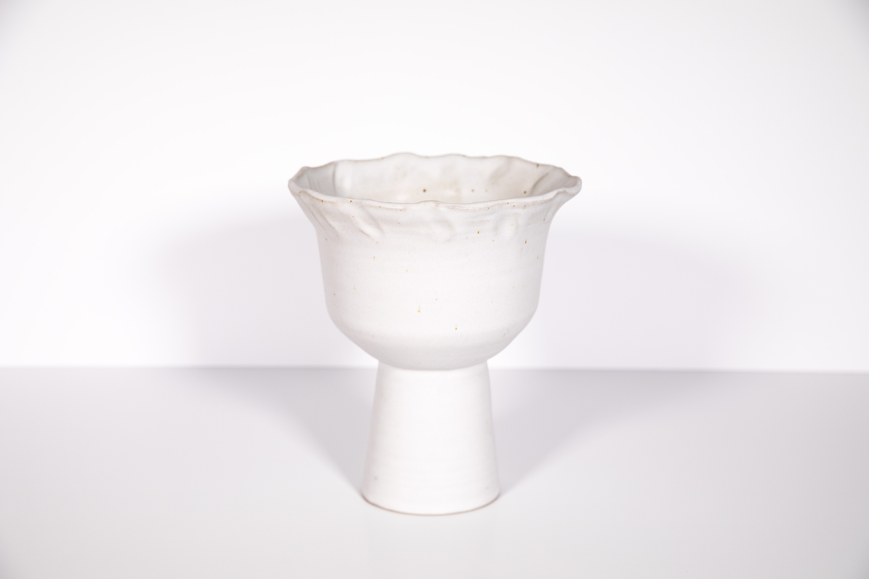 Pedestal bowl